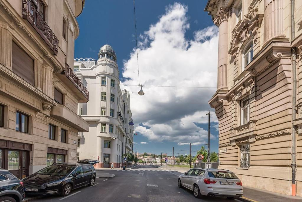 Parlament Panorama Luxury Apartman — Photos 3